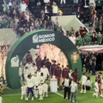 Tragedia en la reinauguración del&nbsp;Estadio Azteca: muere aficionado al caer de un palco