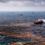 Derrame de crudo en el Golfo de México impacta costas y genera preocupación ambiental