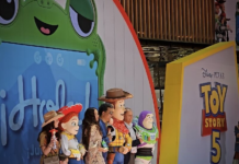 Toy Story 5 celebra emotiva premiere en CDMX con Belinda y el elenco de doblaje latino