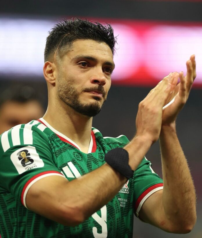 Raúl Jiménez después del partido de México vs Inglaterra